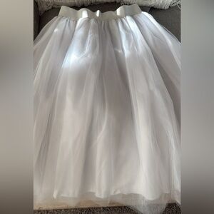 Elegant White Tulle Skirt